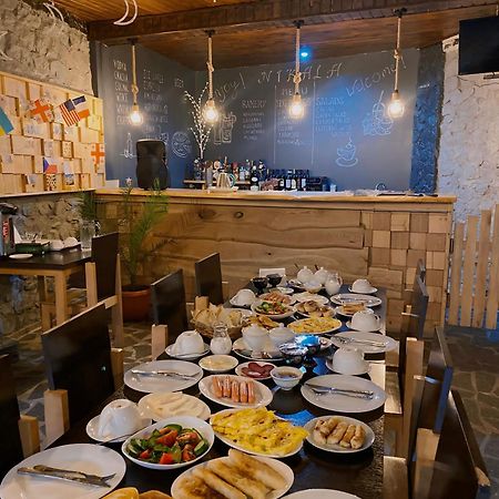 מסטיה Guest House Nikala מראה חיצוני תמונה