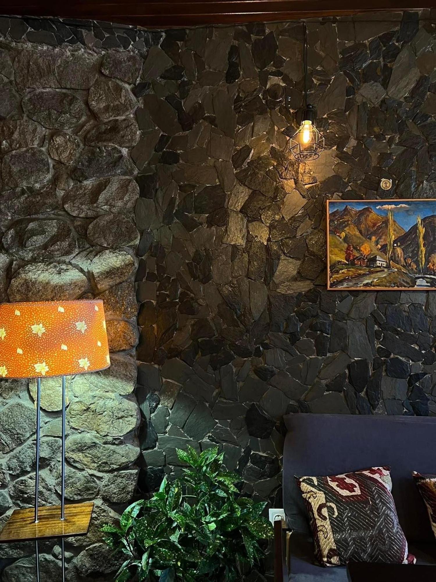 מסטיה Guest House Nikala מראה חיצוני תמונה